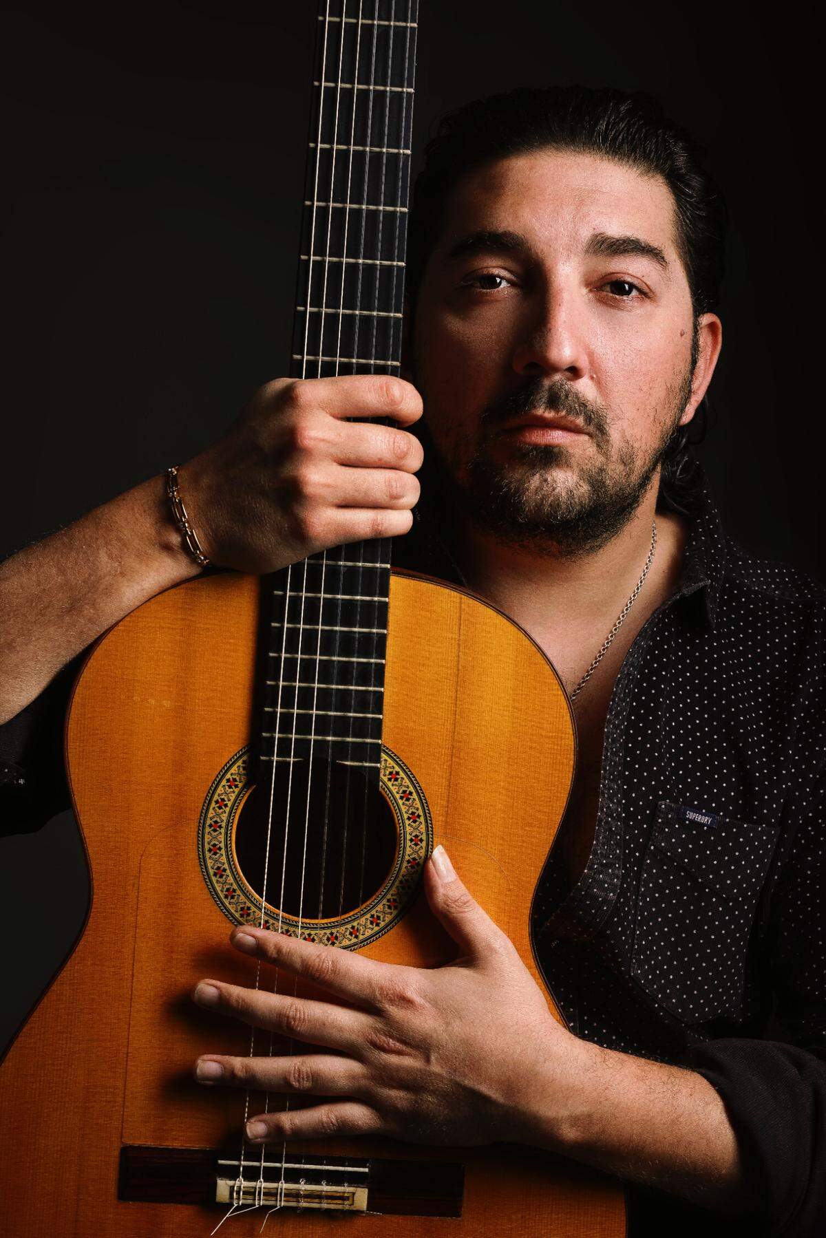 Antonio Rey se presentará en el Carnival Studio Theatre del Arsht Center el viernes, 1 de marzo, a las 7:30 p.m. con Irene Lozano la Chiqui como bailarina invitada.