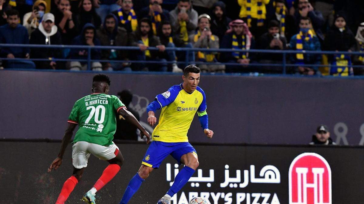 El futbolista portugués Cristiano Ronaldo, que milita en el Al Nassr de la liga de Arabia Saudí, animó en una entrevista a los “grandes nombres” del fútbol a jugar en el país árabe, y afirmó que en los próximos años la liga saudí podría estar entre las cinco mejores del mundo.