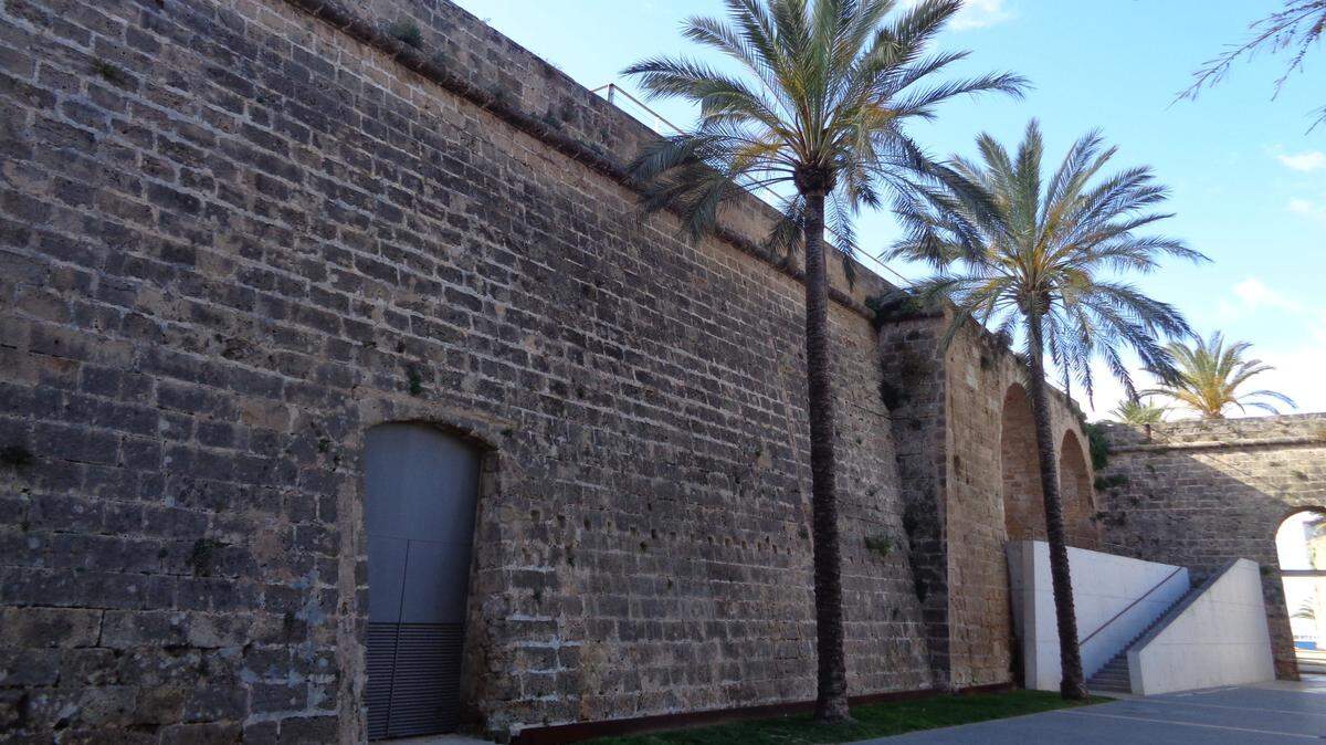 Es Baluard de Palma de Mallorca acoge, desde 2004, al Museo de Arte Contemporáneo, uno de los más importantes de su tipo en toda España. 