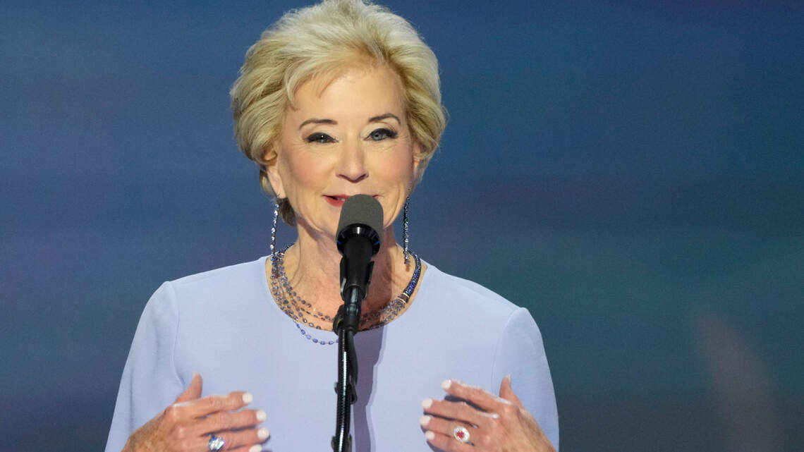 Trump elige a Linda McMahon, exejecutiva de lucha libre, como secretaria de Educación