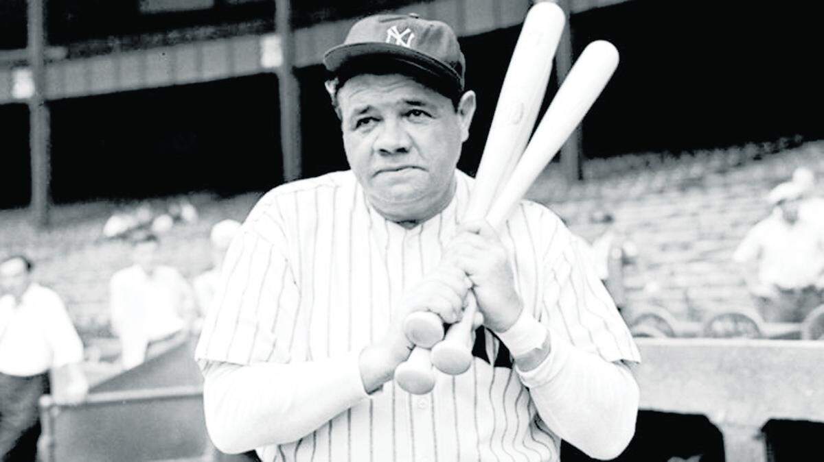 George Herman Ruth, mejor conocido como Babe Ruth, nació el 6 de febrero de 1895 en Pigtow, Baltimore y también le llamaron “El Sultán de la Estaca’’ y “El Bambino’’.