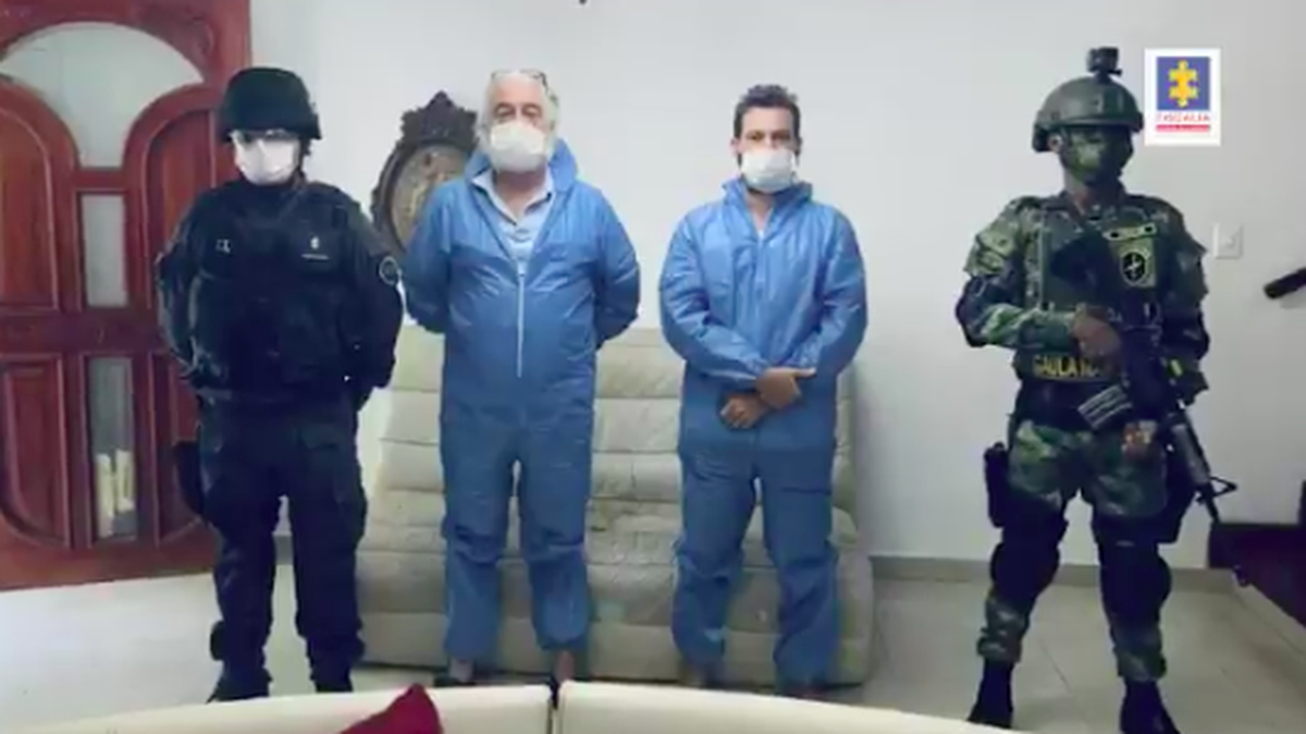 Cuando cuatro miembros de la familia fueron acusados en 2020, el padre, Mark Grenon, y su hijo Joseph Grenon estaban escondidos en Colombia. El gobierno de Bogotá accedió a extraditarlos con la condición de que solo fueran acusados de confabulación para estafar al gobierno, lo que limitaba su pena a un máximo de cinco años.