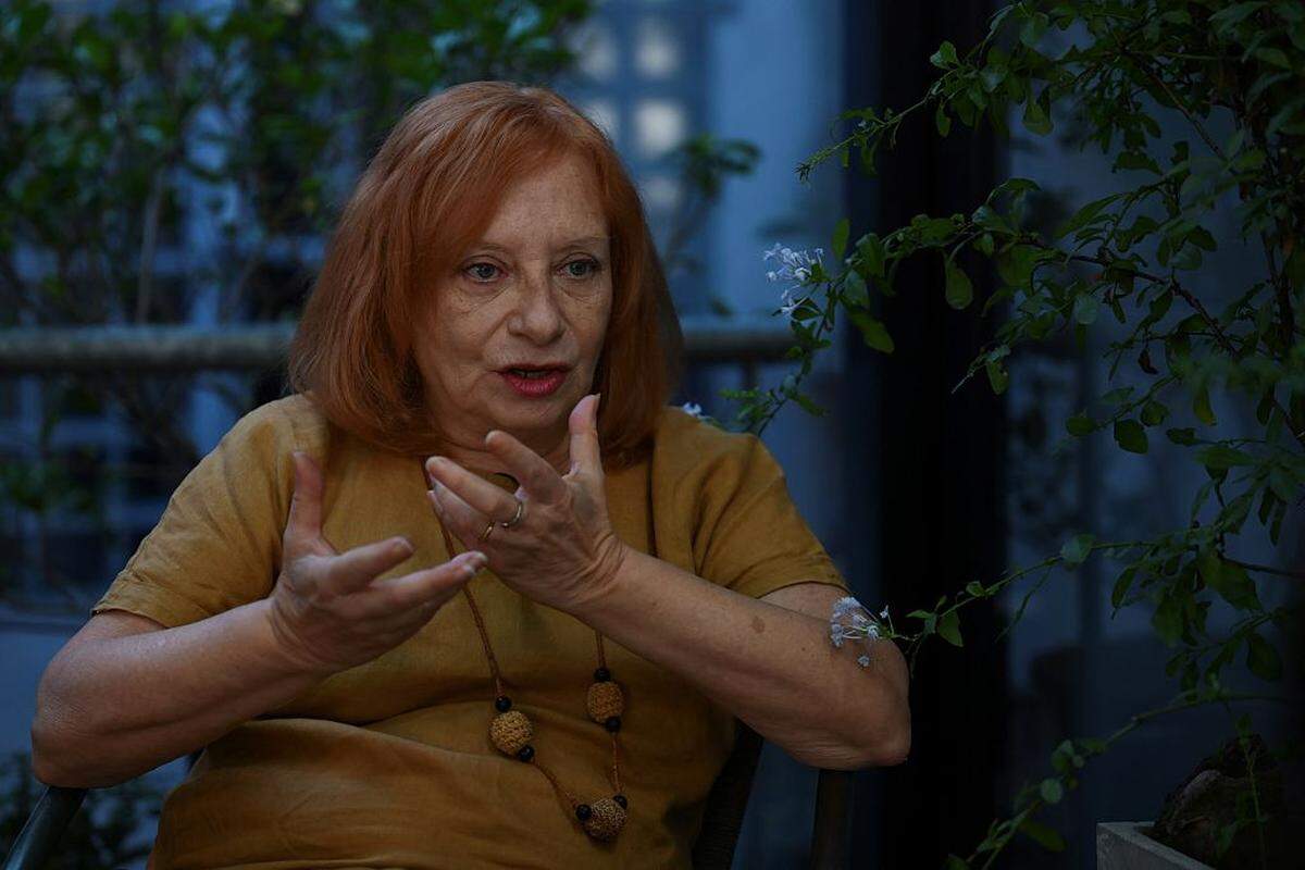 Miriam Lewin, periodista y sobreviviente de los centros clandestinos de detención Virrey Cevallos y la ESMA —quien fue secuestrada el 17 de mayo de 1977 durante la dictadura militar (1976-1983)—, habla durante una entrevista con la AFP en Buenos Aires el 18 de marzo de 2026.