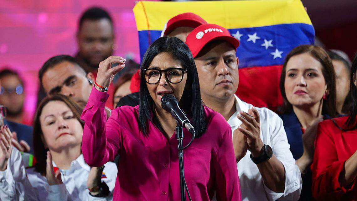 Delcy Rodríguez aboga por superar diferencias con Estados Unidos tras un mes del arresto de Maduro