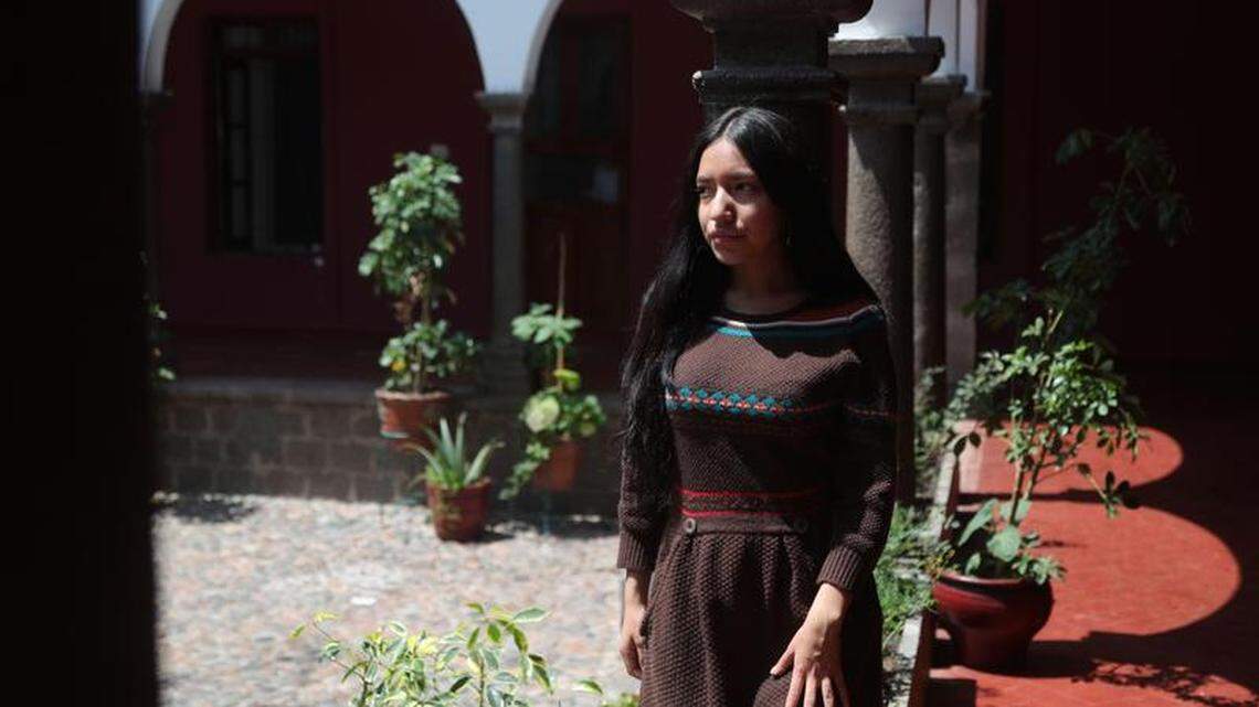 Fotografía tomada el 19 de febrero del 2019 a Renata Flores, una joven cantante ayacuchana que se hizo famosa en Perú con tan solo 14 años gracias a sus adaptaciones de temas de Alicia Keys o Michael Jackson . El quechua, la lengua indígena más hablada de América, se reivindica en Perú a ritmo de los géneros musicales más modernos y vigentes como el rock, el blues, el pop, el rap e incluso el trap, para derribar la barrera de la discriminación que todavía implica utilizar el idioma de los incas en su propia tierra.