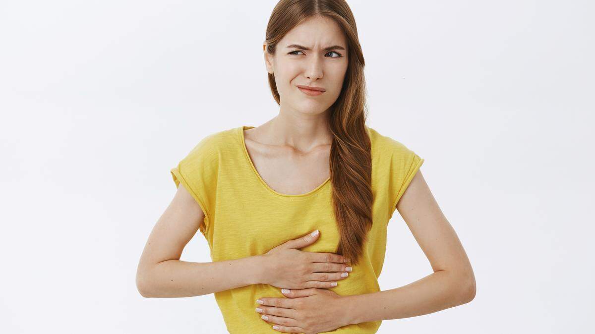 Conocer los síntomas de la celiaquía y acudir al médico si se presentan, permitirá efectuar un diagnóstico a tiempo para evitar que surjan dolencias asociadas como diabetes 1, alopecia areata, trastornos tiróideos y hepáticos o intolerancias a la lactosa o la fructosa.