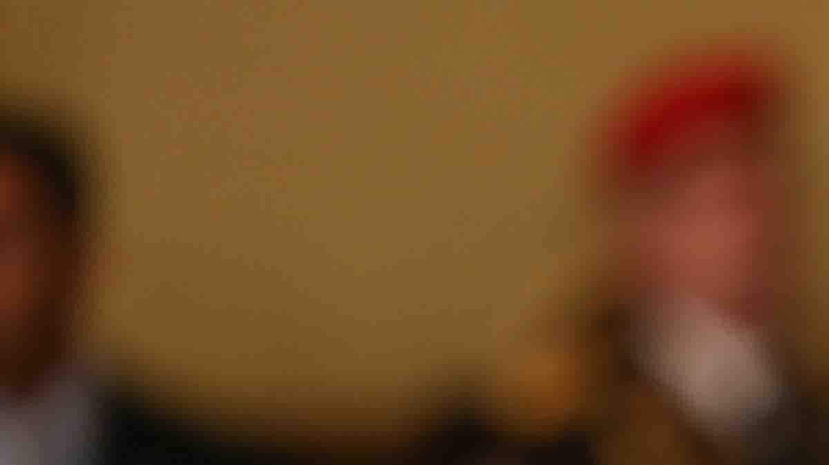 Fotografía cedida por prensa de Miraflores donde se observa al presidente de Venezuela Nicolás Maduro participar en una reunión hoy, miércoles 06 de enero de 2016, donde designó nuevos ministros de su gabinete en Caracas (Venezuela). 