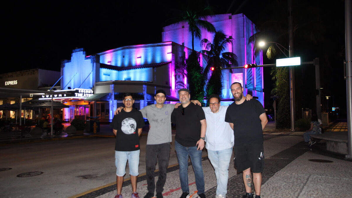 El diseño y realización de ‘Light the City’ estuvo a cargo de (desde la izq.): Yamil Charif, Alejandro Pérez, José Antonio Bermúdez, Ernesto Pinto y Santiago Sharry.