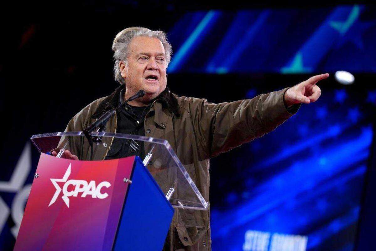 Steve Bannon, figura mediática y estratega político, interviene durante la Conferencia de Acción Política Conservadora (CPAC) en el Gaylord National Resort Hotel and Convention Center el 20 de febrero de 2025 en Oxon Hill, Maryland.