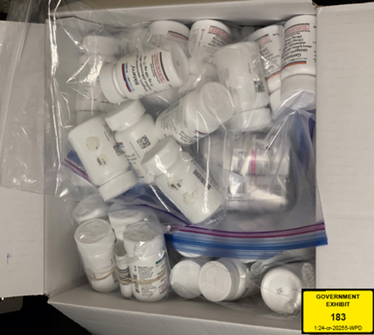 Los acusados compraban los medicamentos en la calle a proveedores del mercado negro.