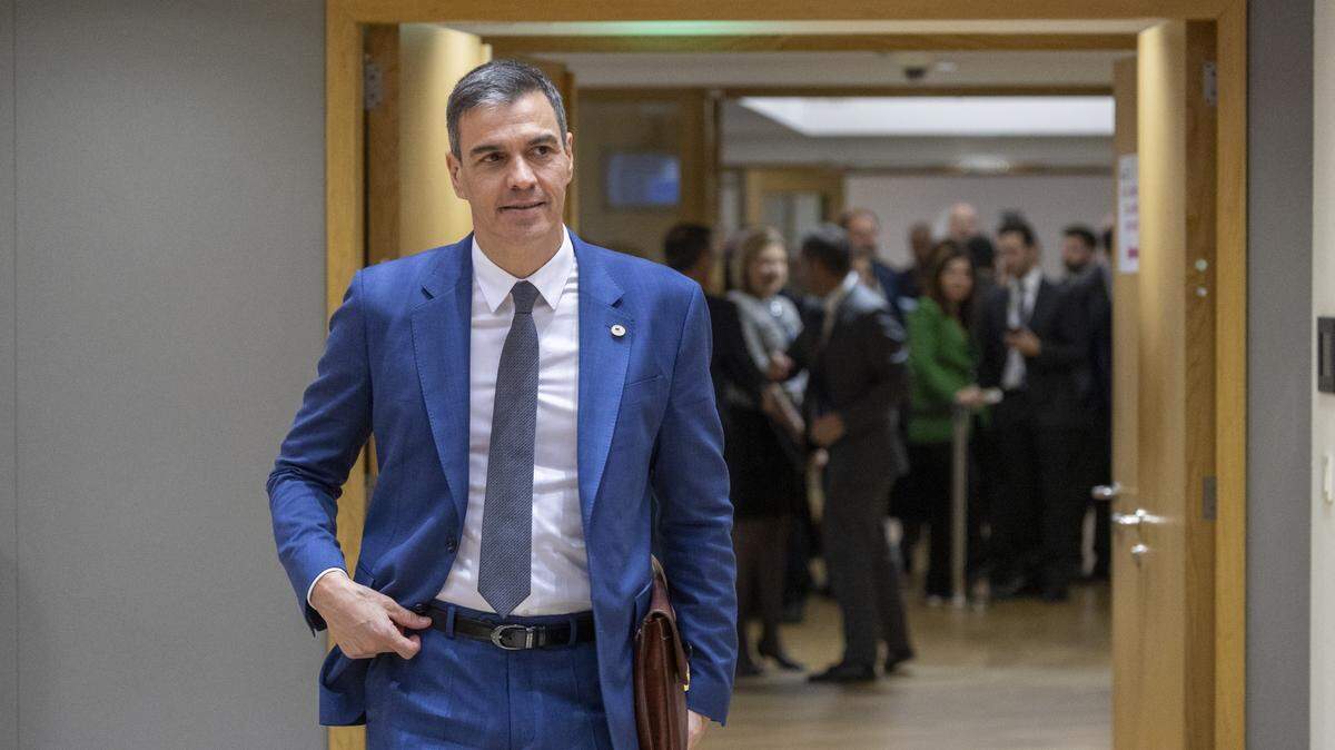 El presidente del gobierno español, Pedro Sánchez, asiste a una reunión del consejo europeo en Bruselas, el miércoles 17 de abril de 2024.