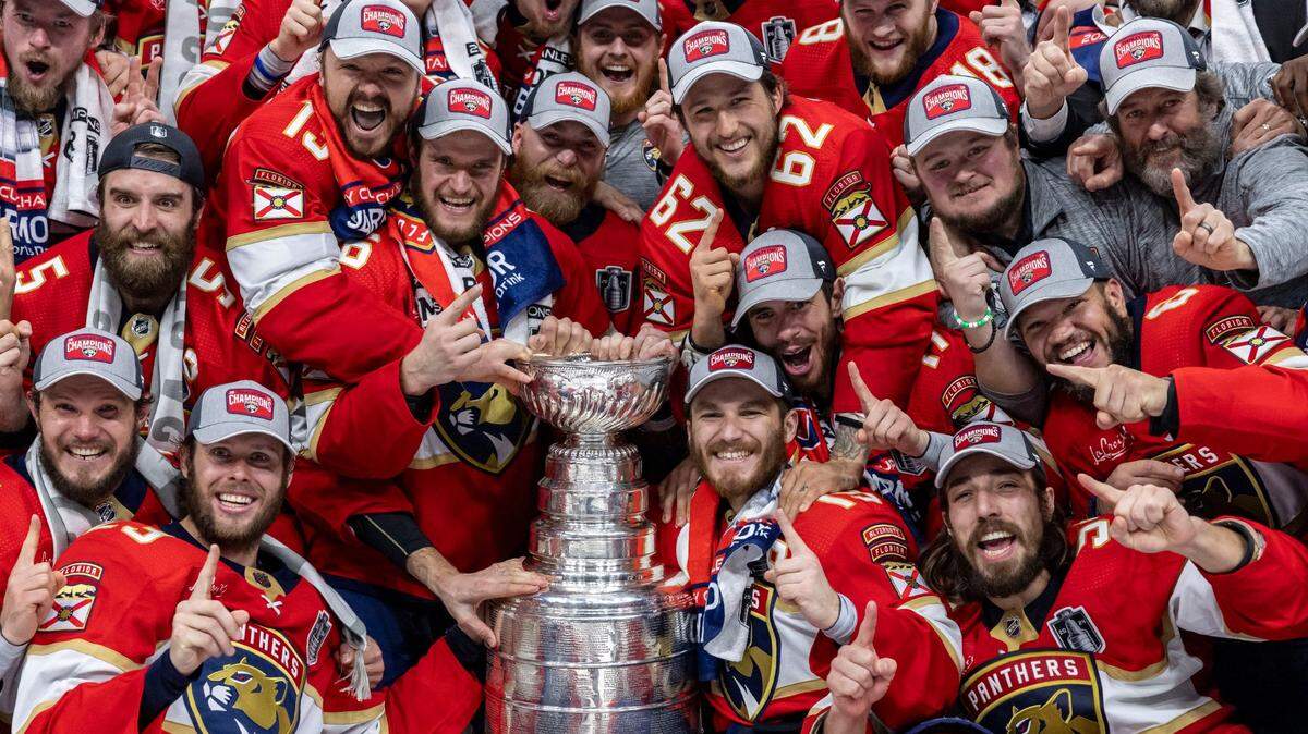Los Panthers de Florida conquistaron por primera vez en sus 30 años de historia la Stanley Cup, la gloria máxima del hockey sobre hielo.