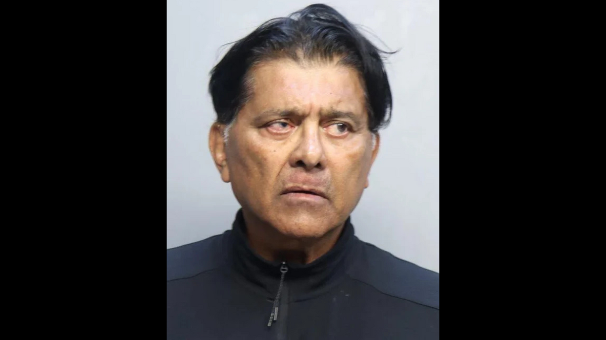 Foto del actor venezolano Franklin Virgüez tras ser arrestado por la Policía de Doral, Condado Miami-Dade. Virgüez enfrenta dos cargos por presunto exhibicionismo indecente, que es un delito menor. Compareció el jueves 2 de julio de 2026 ante la corte.