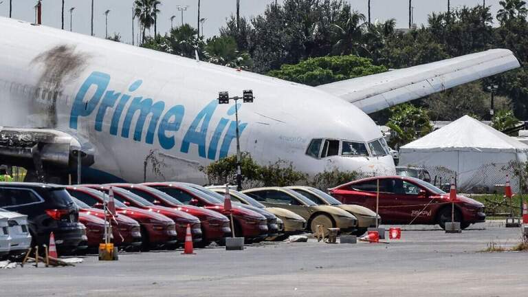 Amazon suspende operaciones con propietario de avión de carga tras fatal accidente en Miami