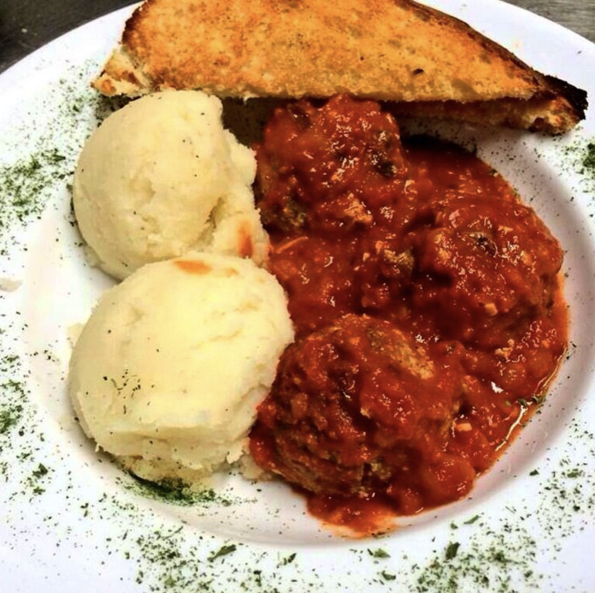 Lemoni Pizza ofrece alternativas vegetarianas pero las que están hechas con carne real son el verdadero negocio.