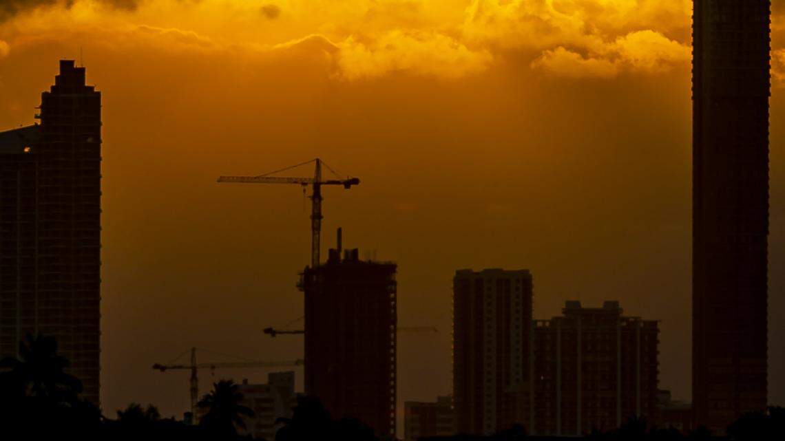 Luxury condo developers and sales teams are attracting new buyers with incentives and price reductions. An uptick in pending sales for luxury condos indicates that the strategies may be working.