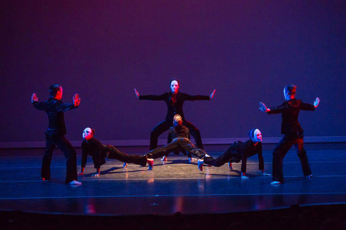 Los bailarines de Dance NOW! Miami (DNM) en “Court Dance”. 
