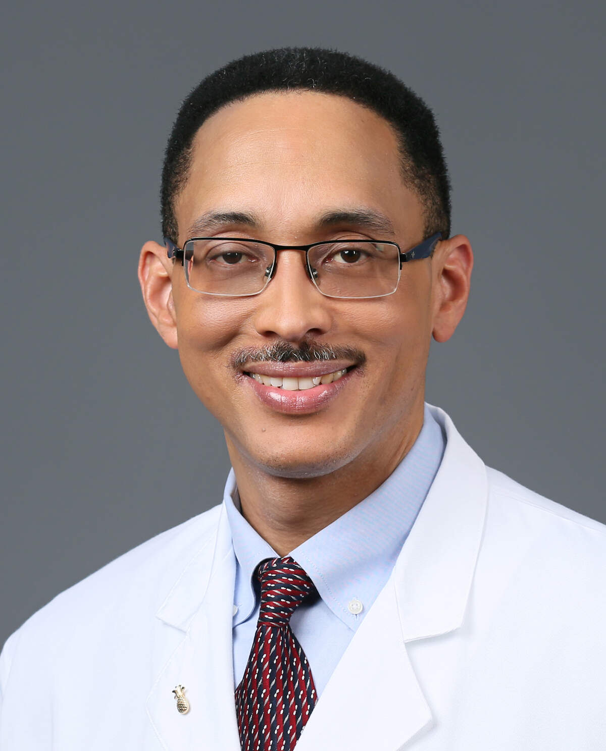 El Dr. Marcus St. John, cardiólogo del Baptist Health’s Miami Cardiac & Vascular Institute.