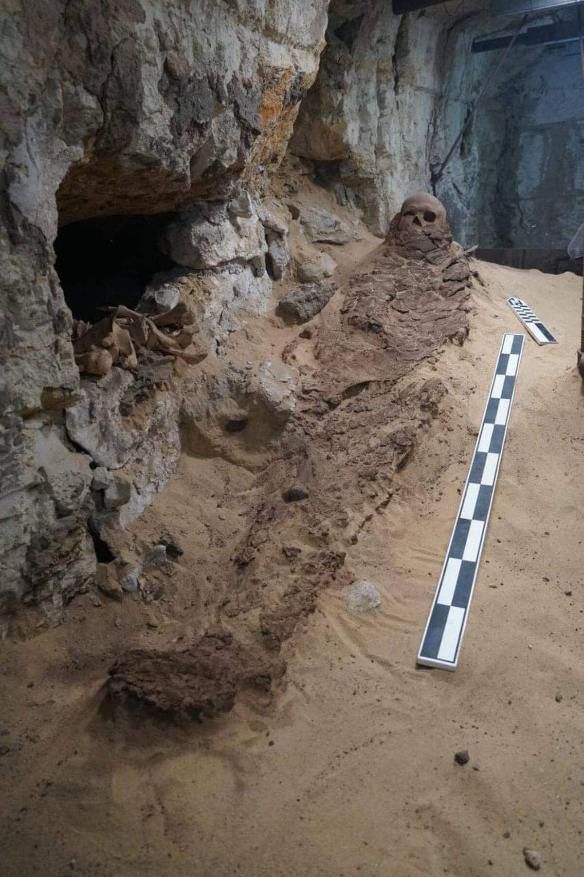 Una momia hallada en una tumba en Egipto.