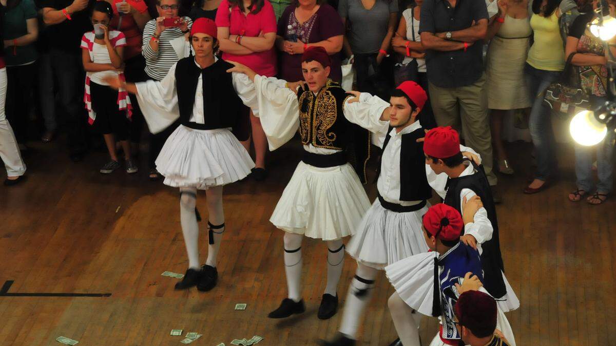 Festival Griego el domingo 11, desde las 11 a.m., St. Andrew Greek Orthodox Church, 7901 N. Kendall Drive.