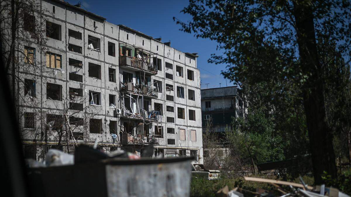 Vista de un edificio residencial destruido por los ataques rusos en la ciudad de Kostiantynivka, Ucrania, el 5 de septiembre de 2025.