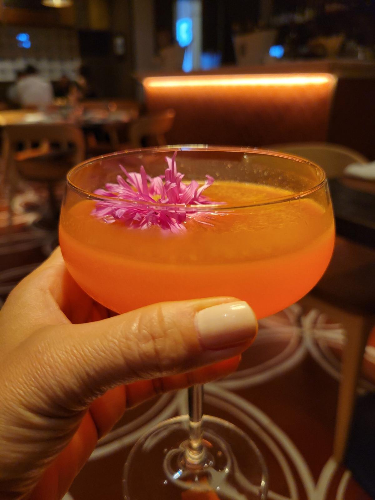 Coctel Luigis con frutas frescas.