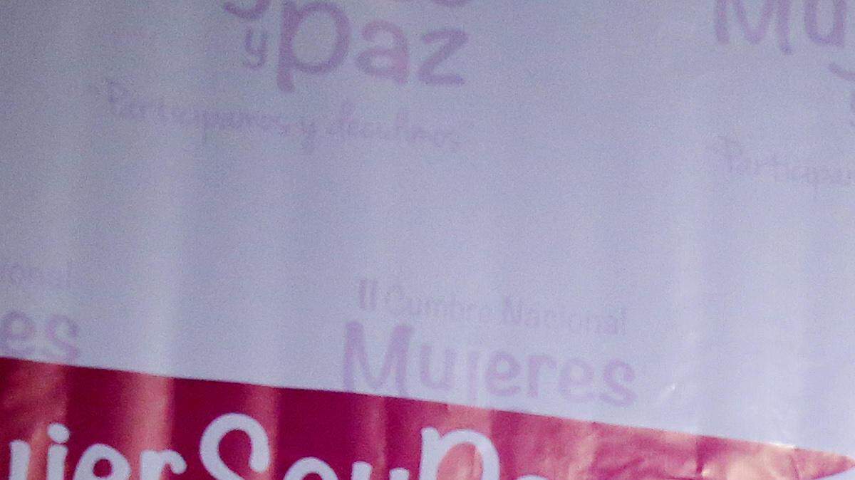 La representante de ONU mujeres, Belén Zas y el Alto Comisionado para la Paz de Colombia Sergio Jaramillo en la inauguración de la II Cumbre Nacional de Mujeres y Paz este 19 de septiembre de 2016.