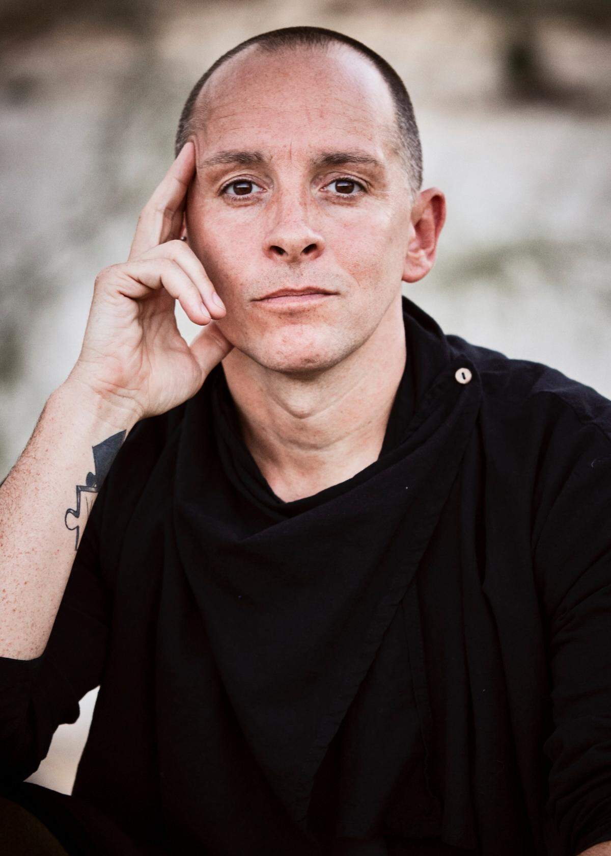 El bailarín y coreógrafo Dante Puleio, director artístico de Limón Dance Company desde el año 2020.