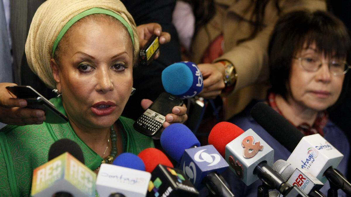 Foto de archivo. Las autoridades de Honduras detienen en un aeropuerto a la senadora colombiana Piedad Córdoba cuando pretendía salir del país con una fuerte suma de dinero sin declarar.
