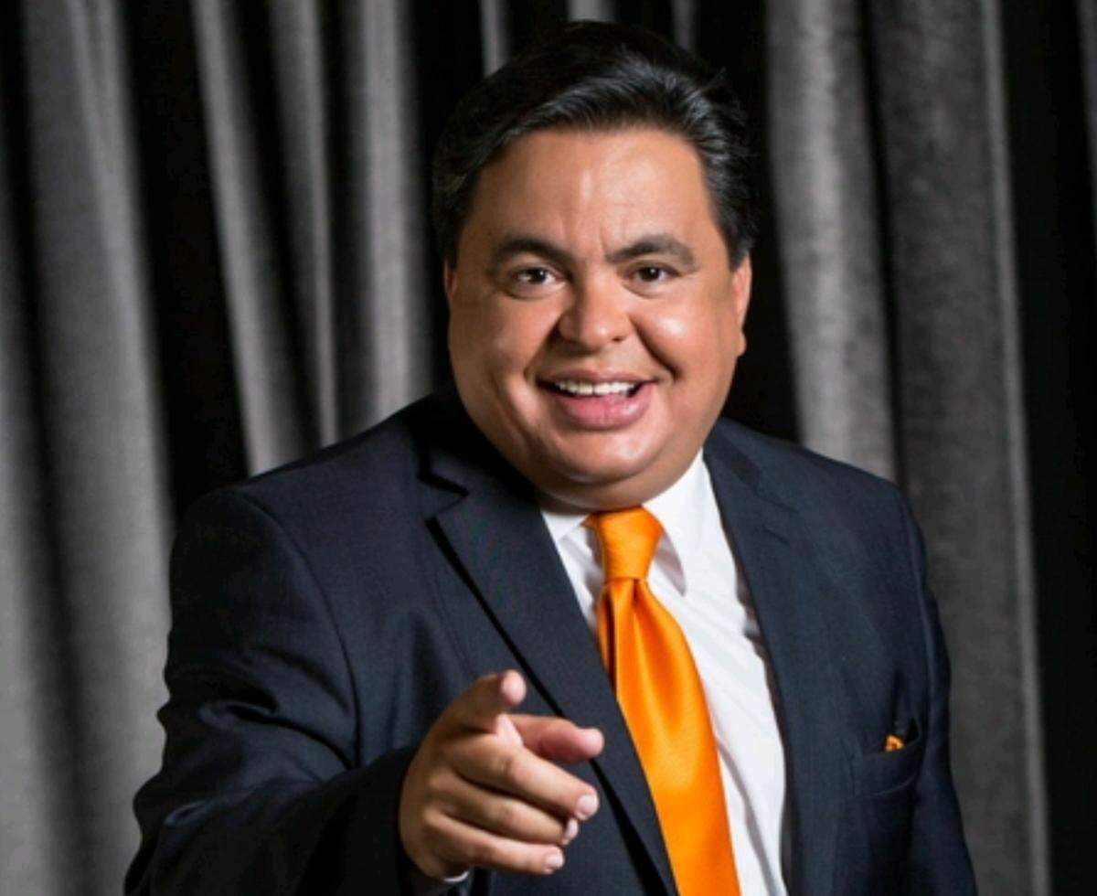 El comediante cubano Carlucho fue despedido de América TeVé tras 17 años laborando en diferentes espacios del canal.