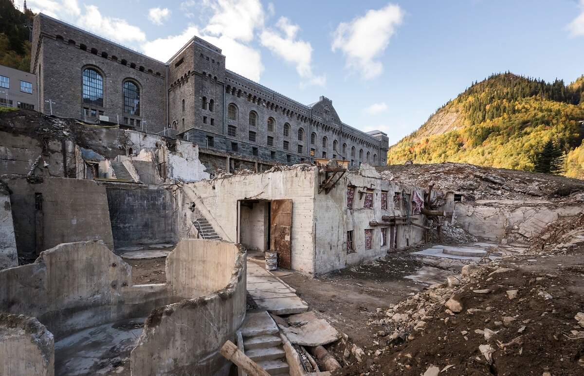 Excavación de la planta de producción de agua pesada, en Vemork, en Rjukan.