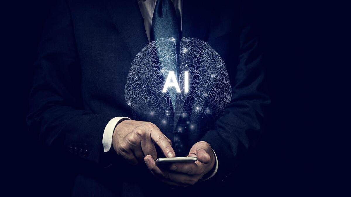El académico consideró fundamental construir una IA ética y responsable, que pueda ser comprendida y dirigida por los seres humanos en lugar de escapar a su control.