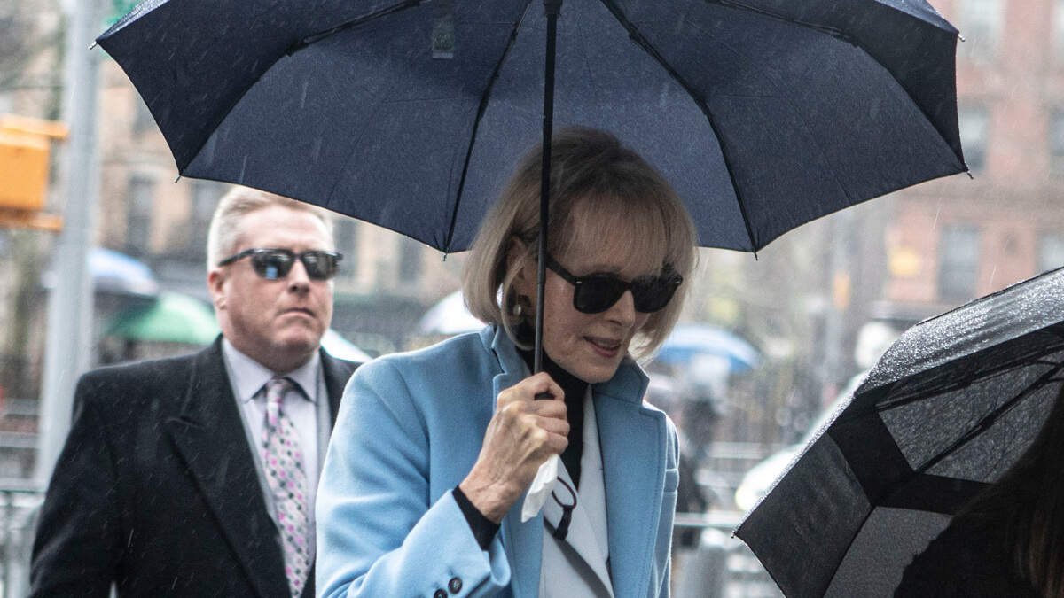 Donald Trump declaró como testigo el jueves en el juicio en Nueva York por acusaciones de que difamó a la columnista E. Jean Carroll (en la foto).