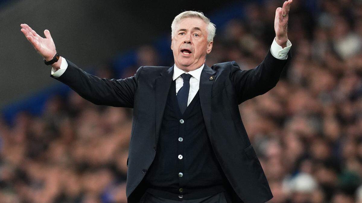 El entrenador italiano Carlo Ancelotti renovó este viernes con el Real Madrid hasta el 30 de junio de 2026, dos temporadas más de lo que estipulaba su contrato anterior, dejando a un lado los cantos de sirena que le llegaban desde Brasil.