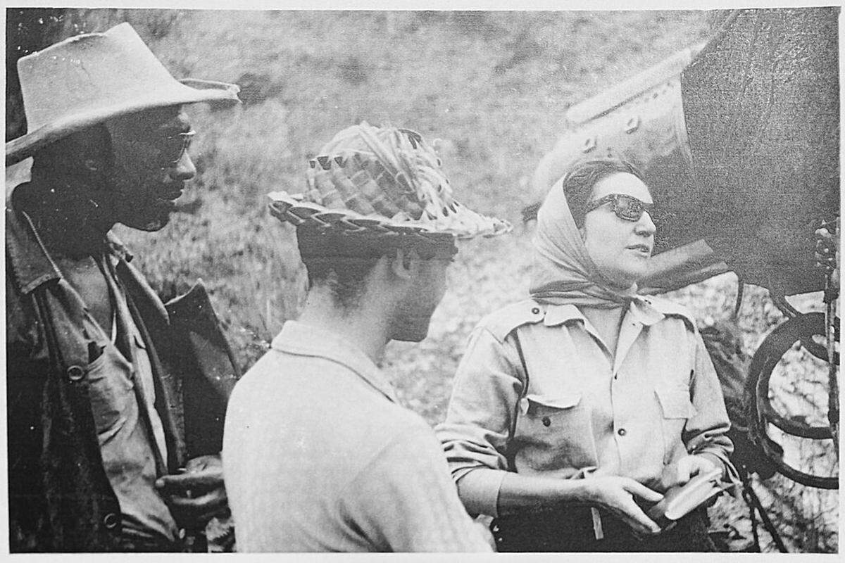 Margarita Alexandre durante la filmación de Cumbite (1964), dirigida por Tomás Gutiérrez Alea.