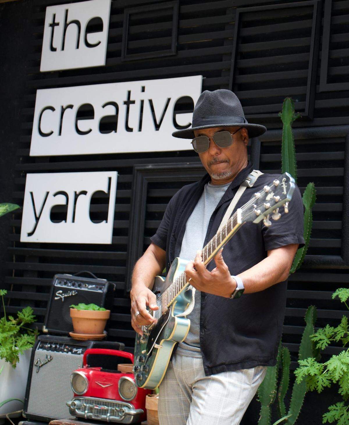 Concierto presentación del single “Boca arriba y sobre cama”, en The Creative Yard, Miami, en julio de este año. 