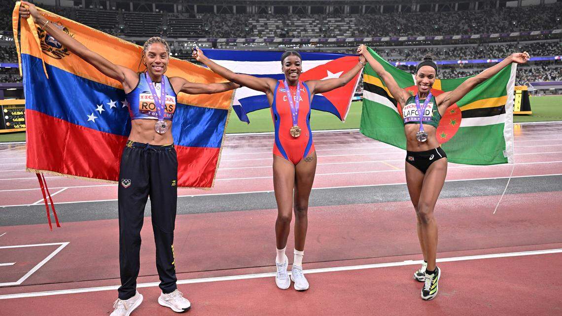 La reina venezolana del triple salto regresa con un bronce y cede su corona a una cubana en el Mundial de Tokio