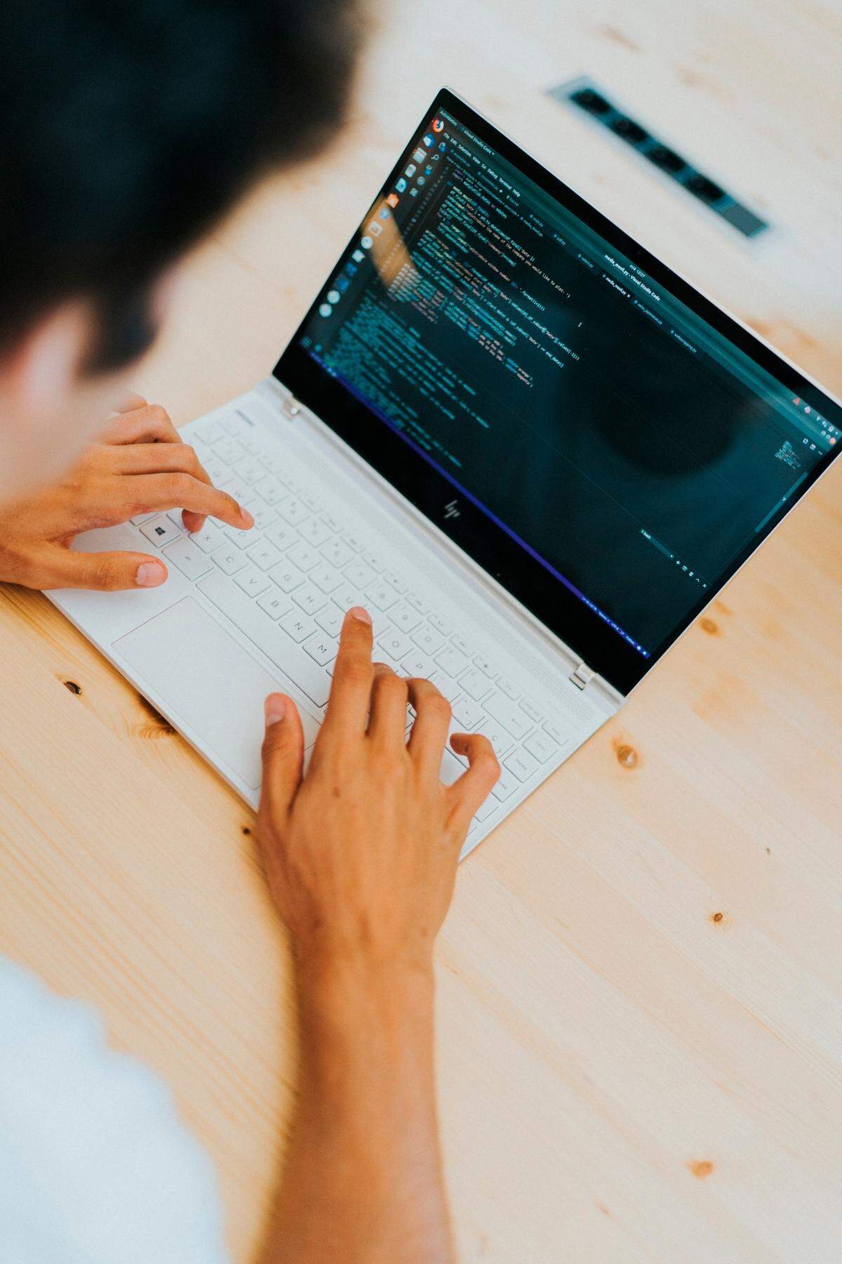 La cantidad de datos personales que facilitamos y movemos en internet es muy elevada y eso tiene y tendrá sus consecuencias si no lo sabemos gestionar.