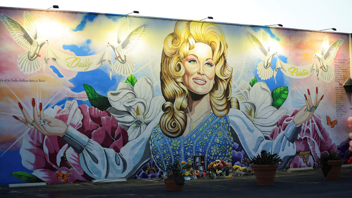 Dolly Parton viajó en secreto a Alemania para someterse a un tratamiento contra el cáncer