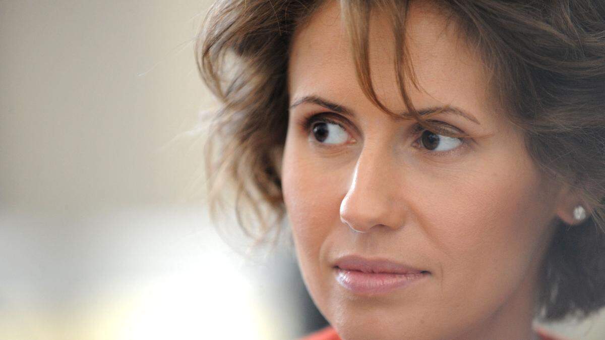 Foto de archivo: La primera dama siria, Asma al-Assad, se reúne con estudiantes y profesores durante su visita a la Vienna Business School en Viena, Austria, el 28 de abril de 2009.