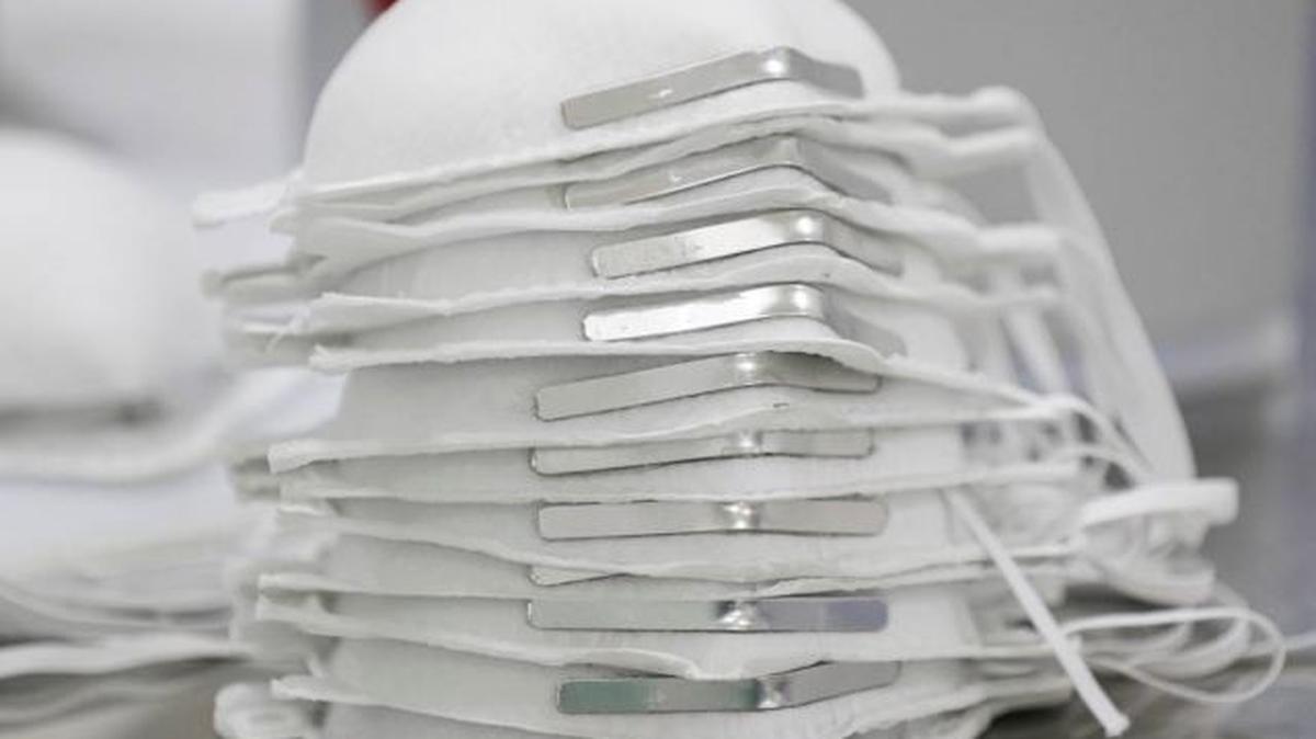 La Comisión Federal de Comercio ganó dos casos contra empresas que en internet prometieron falsamente una entrega rápida de máscaras faciales, desinfectantes, guantes y otros equipos solicitados durante la pandemia del COVID-19.