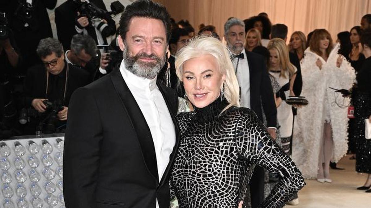 Hugh Jackman y Deborra-Lee Furness asisten a la Met Gala 2023 que celebra “Karl Lagerfeld: A Line Of Beauty” en el Museo Metropolitano de Arte el 1 de mayo de 2023 en la ciudad de Nueva York.