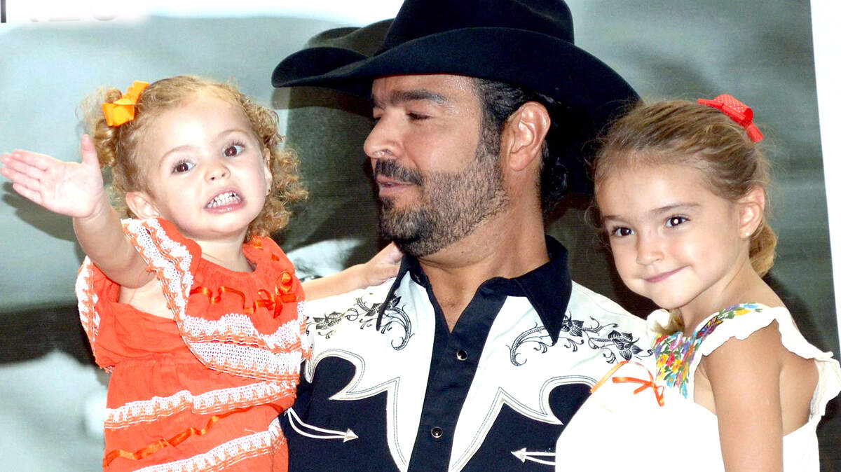 Pablo Montero y sus hijas Carolina y Daniela Hernández.