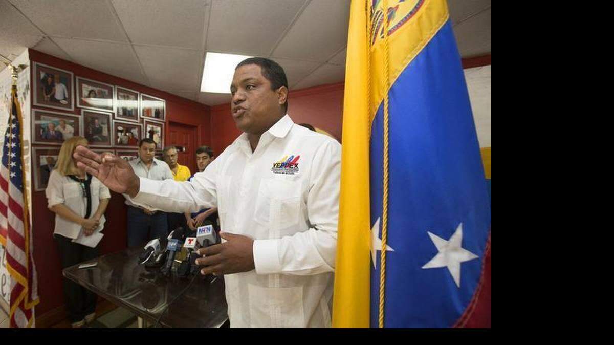 El activista venezolano José Antonio Colina, presidente de la organización Venezolanos Perseguidos Politicos en el Exilio (VEPPEX) habla durante una converencia de prensa en Doral el 20 de marzo del 2015.