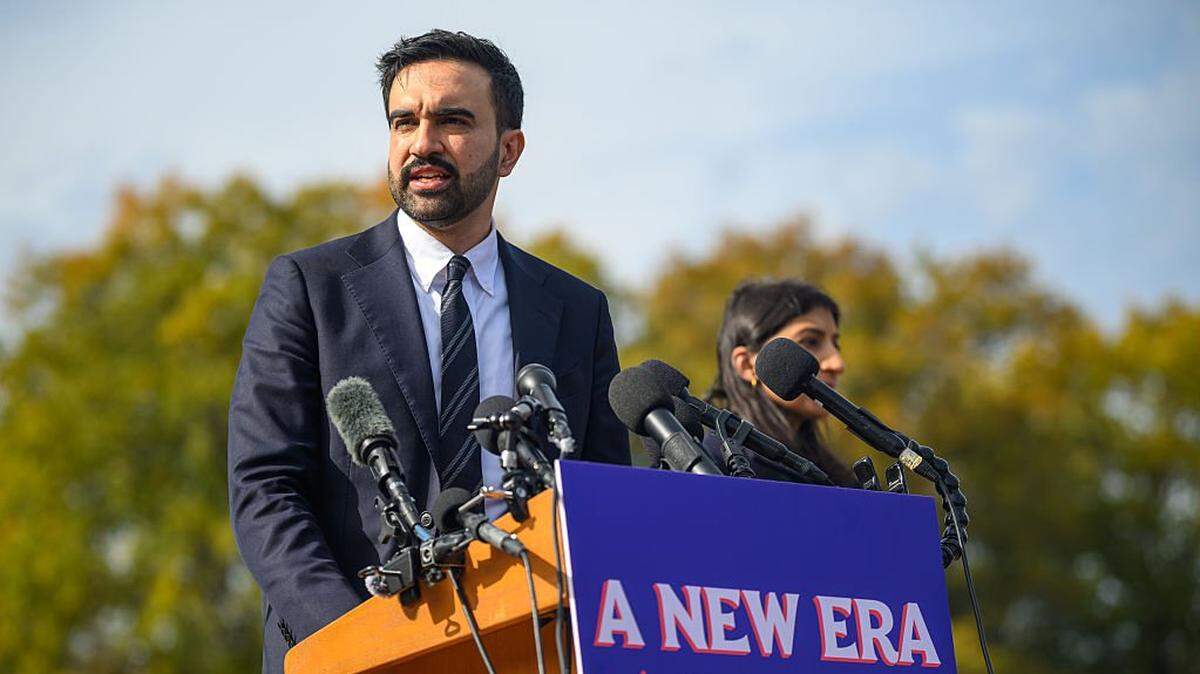 NEW YORK, NEW YORK - NOVEMBER 05: Mayor-Elect Zohran Mamdani speaks during a press conference at the Unisphere on November 05, 2025 in the Queens borough of New York City. Mamdani won the mayoral election over independent mayoral candidate Andrew Cuomo and Republican mayoral candidate Curtis Sliwa. (Photo by Alexi J. Rosenfeld/Getty Images)