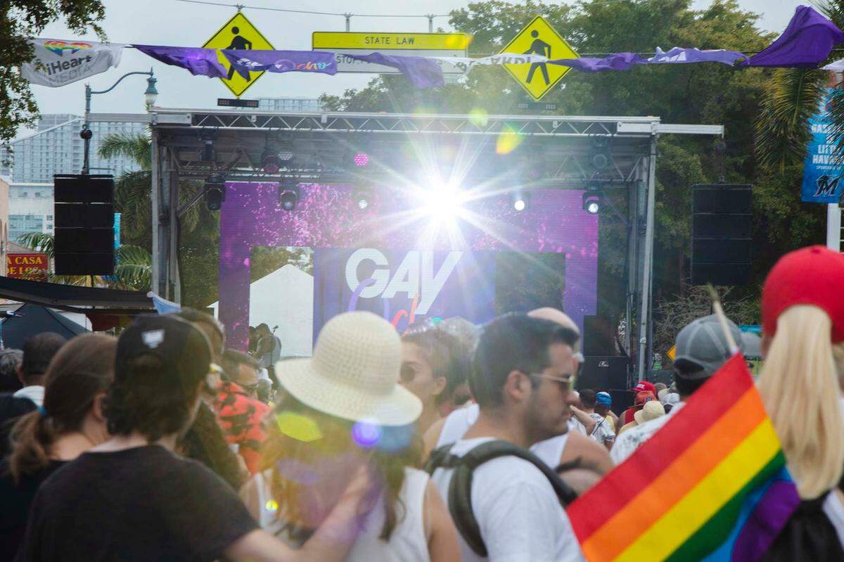 El festival callejero en la Calle Ocho que ha sido denominado el festival LGBTQ hispano-latino más grande de Estados Unidos.&nbsp;