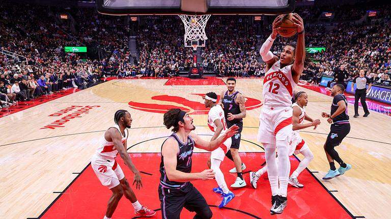El Heat sufre una contundente derrota lejos de casa y oficialmente jugará el play-in
