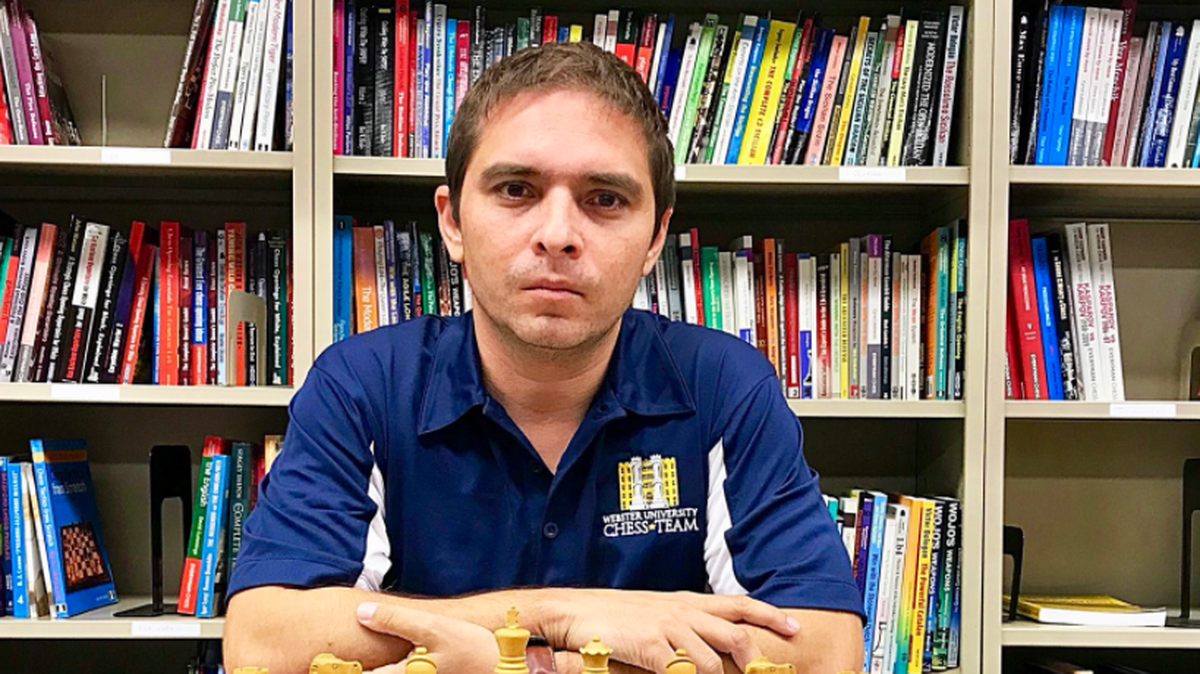 Lázaro Bruzón se ha incorporado al equipo de la Universidad de Webster, con sede en Missouri, para la temporada 2018-2019 junto al gran maestro cubano Yunieski Quesada.