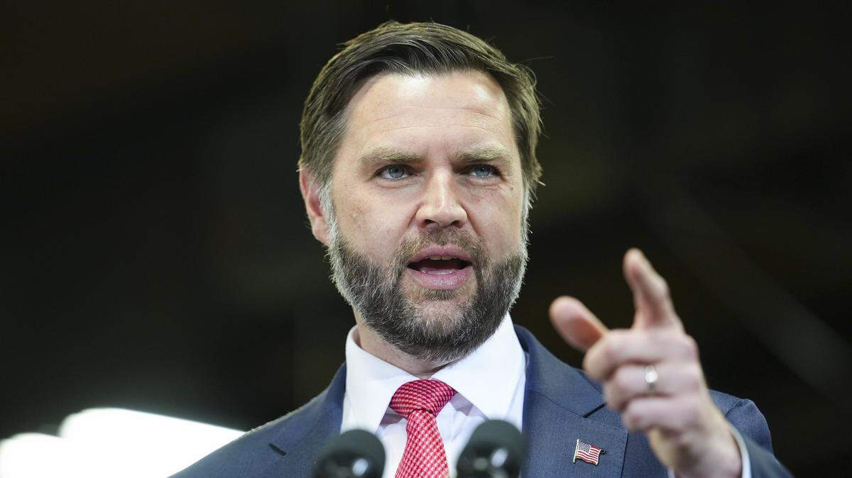 El vicepresidente de Estados Unidos, JD Vance, habla durante un evento en la empresa Milbank Manufacturing Company el 18 de mayo de 2026 en Kansas City, Misuri.