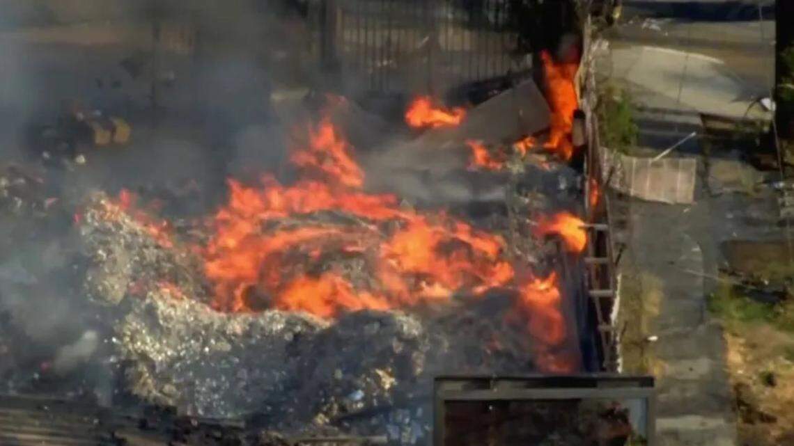 Mueren tres alguaciles en una explosión en un centro de entrenamiento de Los Ángeles